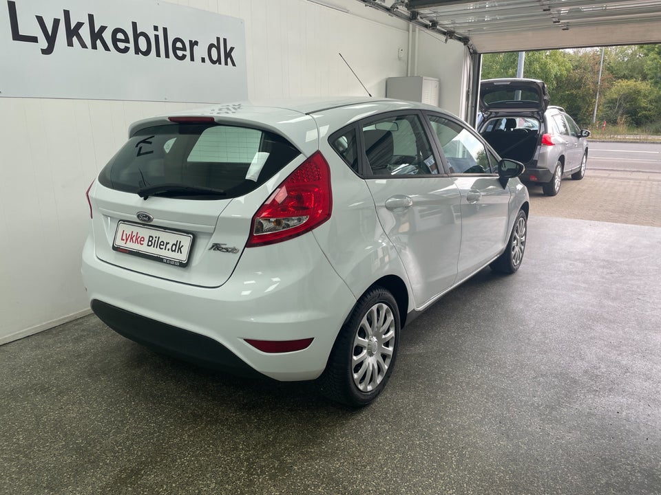 Ford Fiesta 1,4 Titanium aut. 5d