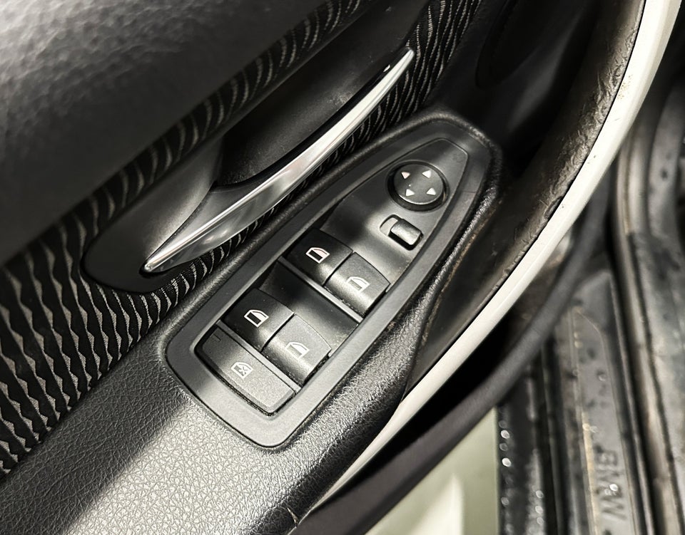 BMW 320d 2,0 Touring 5d