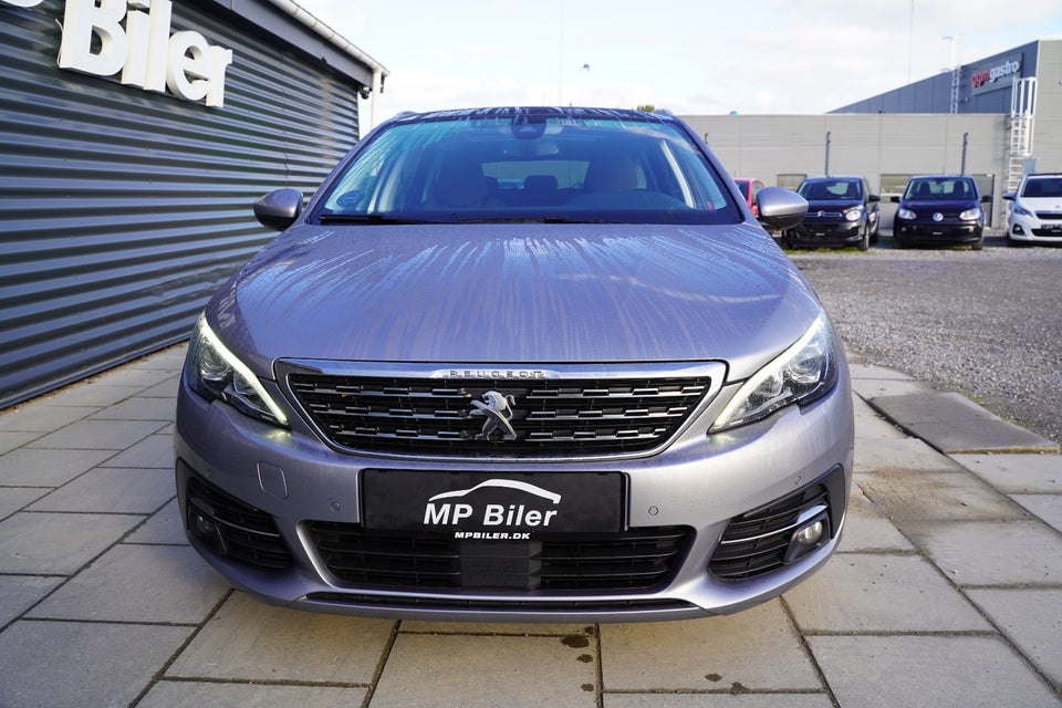 Peugeot 308 1,2 PureTech 130 Selection Sky SW 5d