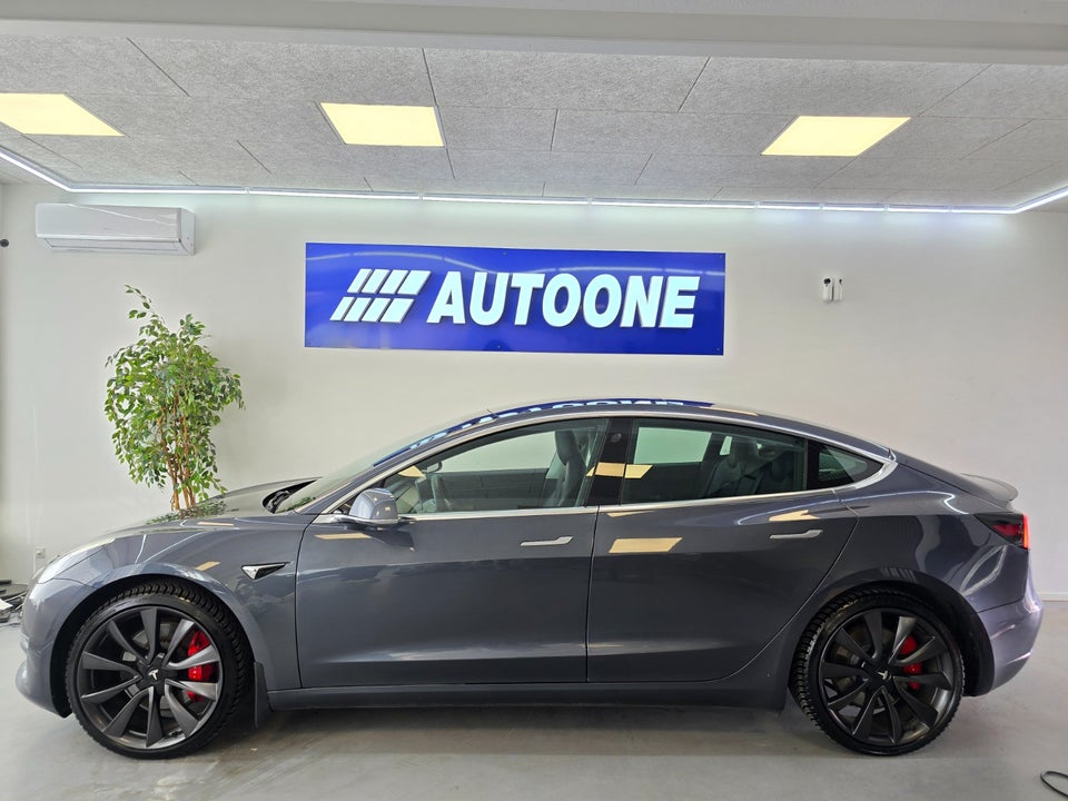 Tesla Model 3 Performance AWD 4d
