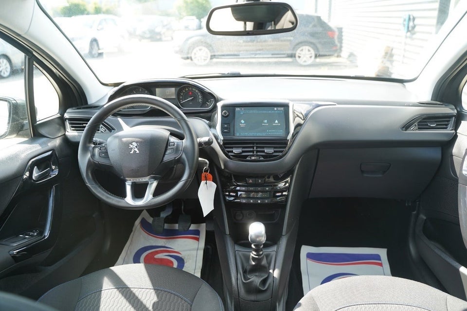 Peugeot 208 1,5 BlueHDi 100 Signature Sky 5d