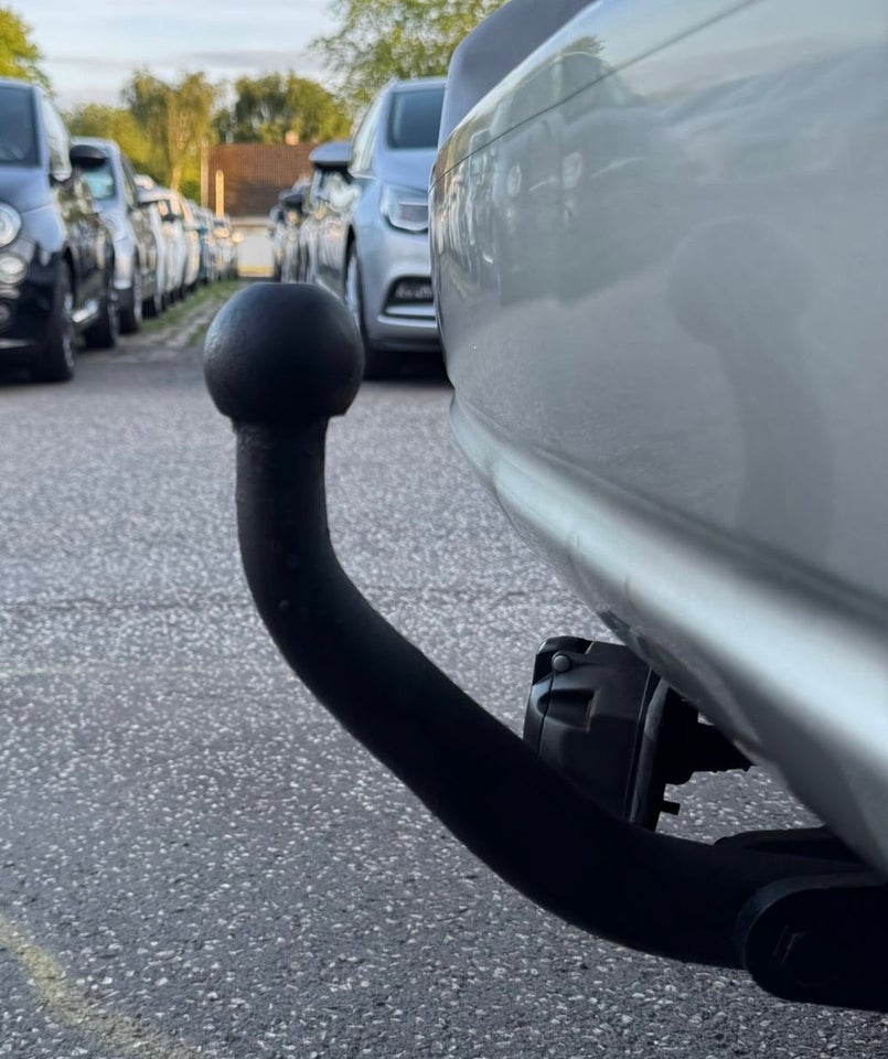 Toyota Avensis 1,8 VVT-i Terra stc. 5d