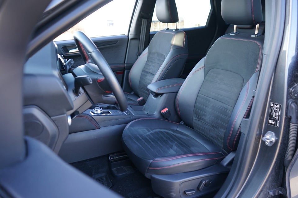 Ford Kuga 2,5 PHEV ST-Line X CVT 5d