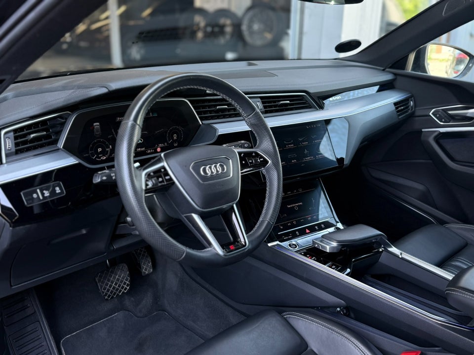Audi e-tron 55 S-line quattro 5d