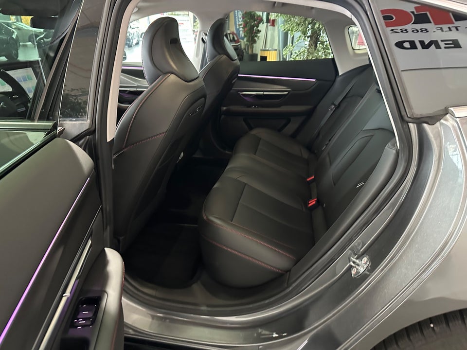 Xpeng P7 Long Range 4d