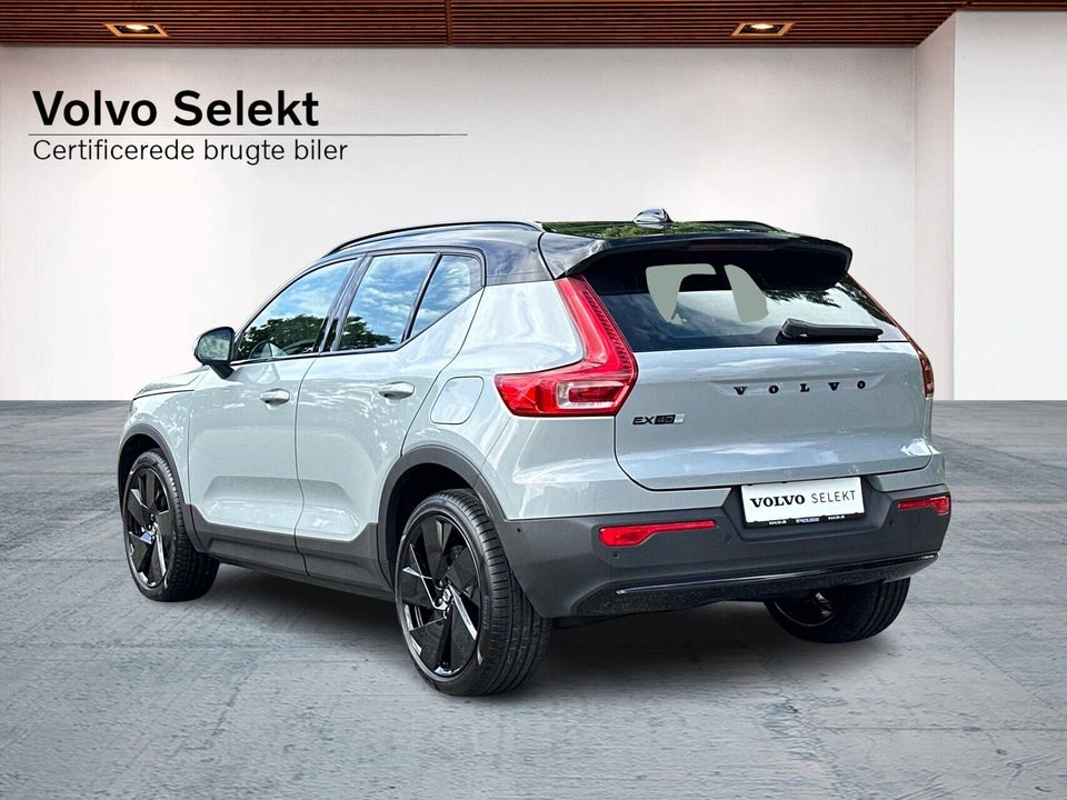 Volvo EX40 Extended Range Black Edition Excess 5d
