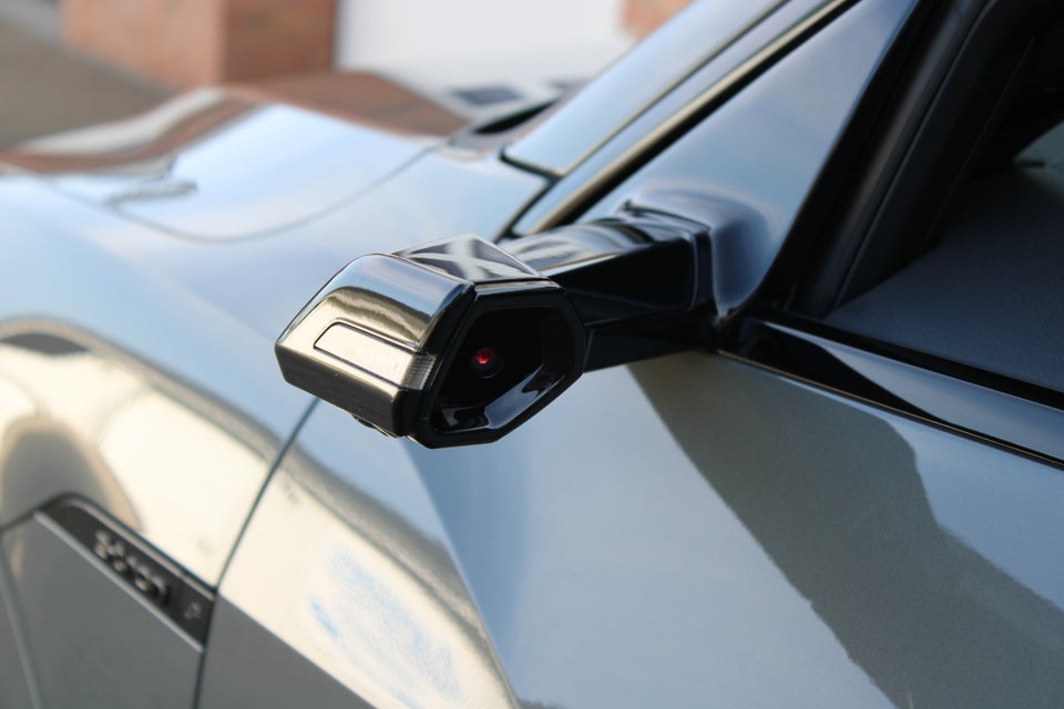 Audi Q8 e-tron 55 S-line Sportback quattro 5d