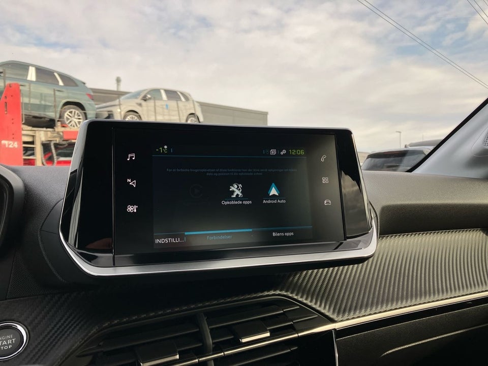 Peugeot e-208 50 Style 5d