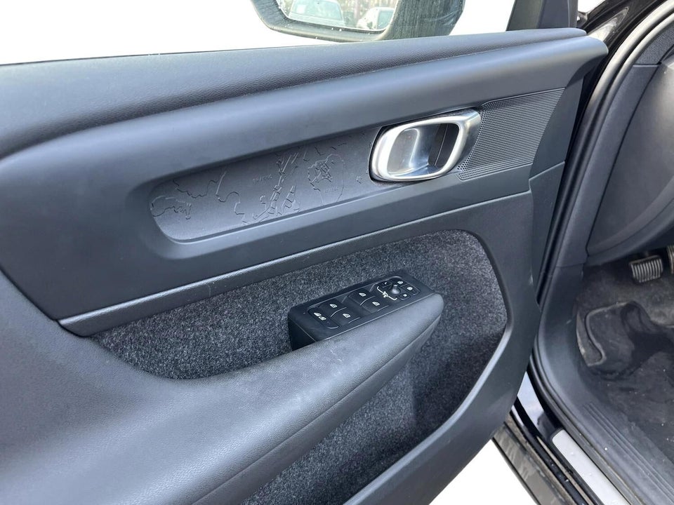 Volvo XC40 ReCharge Extended Range Plus 5d