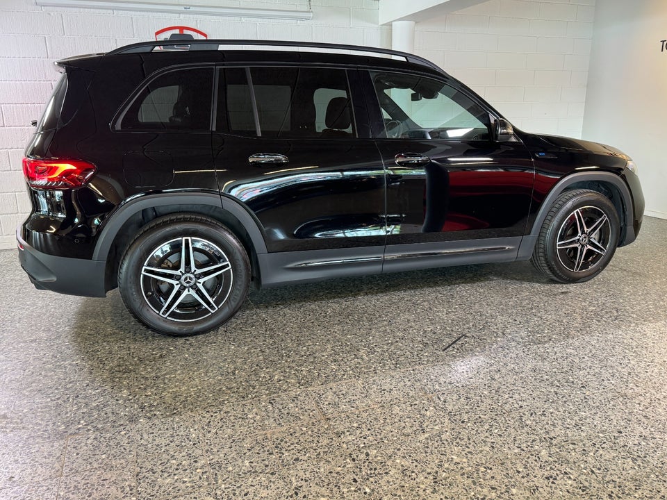 Mercedes EQB250 AMG Line 5d