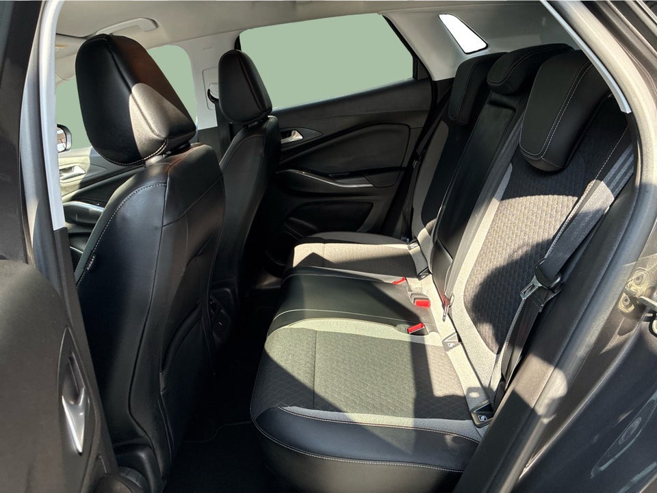 Opel Grandland X 1,2 T 130 Enjoy 5d