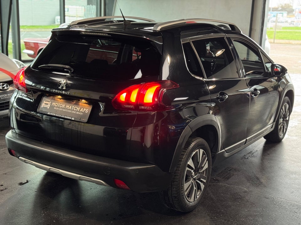 Peugeot 2008 1,6 BlueHDi 100 Allure Sky 5d