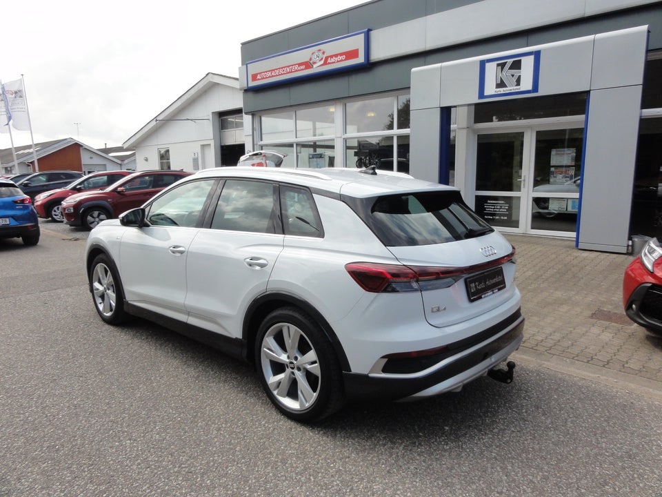 Audi Q4 e-tron 40 S-line 5d