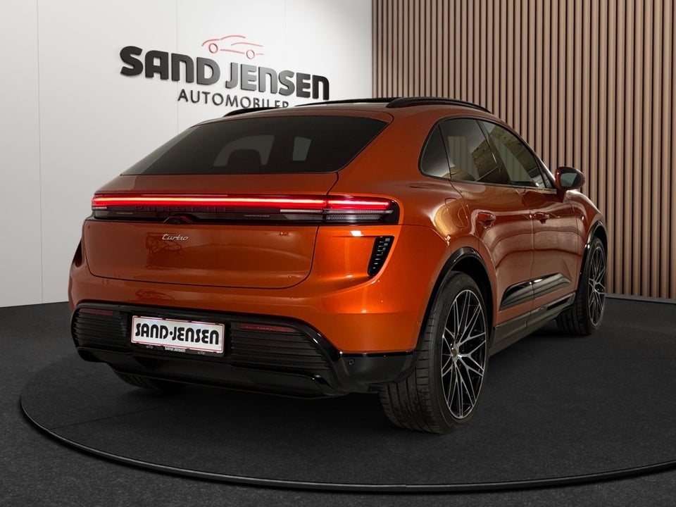Porsche Macan Turbo 5d
