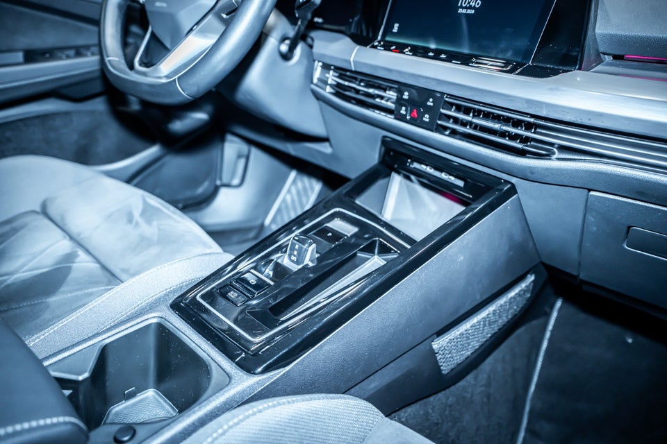 VW Golf VIII 1,4 eHybrid Style 75 Years Edition DSG 5d