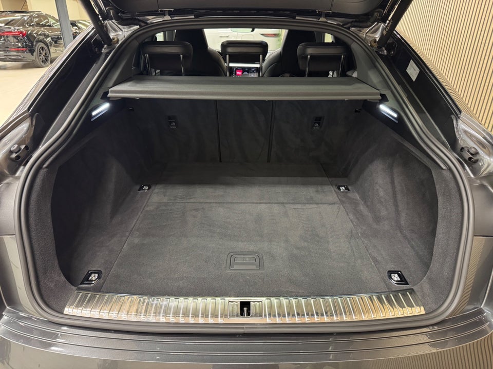 Audi e-tron 55 S-line Sportback quattro 5d