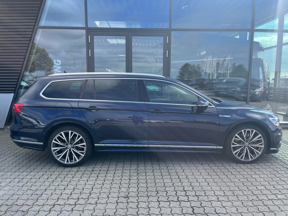 VW Passat 2,0 TDi 240 R-line Variant DSG 4Motion 5d