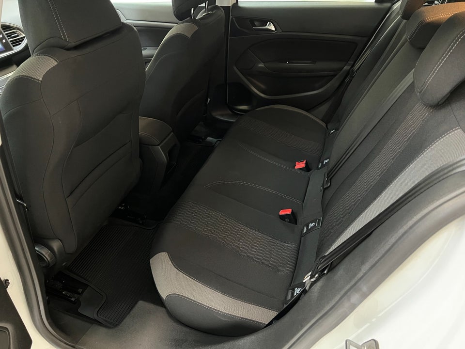 Peugeot 308 1,6 BlueHDi 120 Style 5d