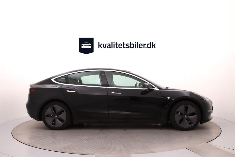 Tesla Model 3 Long Range AWD 4d