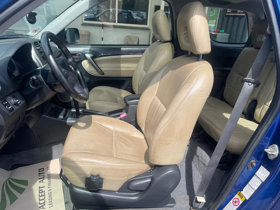 Toyota RAV4 2,0 VVT-i aut. 4x4 3d