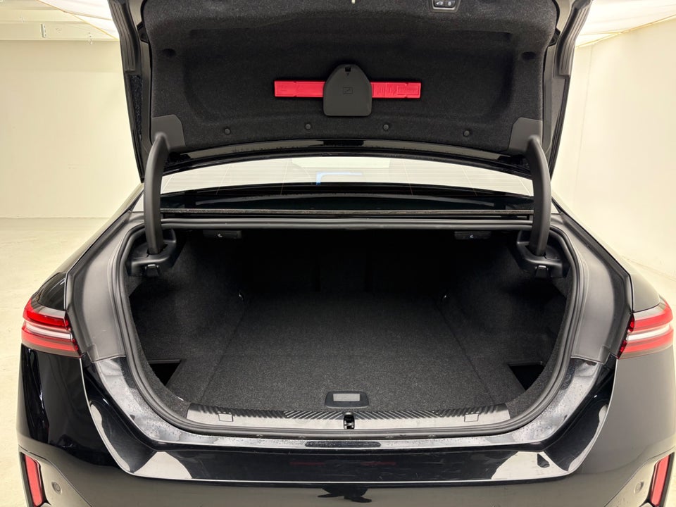 BMW i5 eDrive40 Fully Charged M-Sport 4d