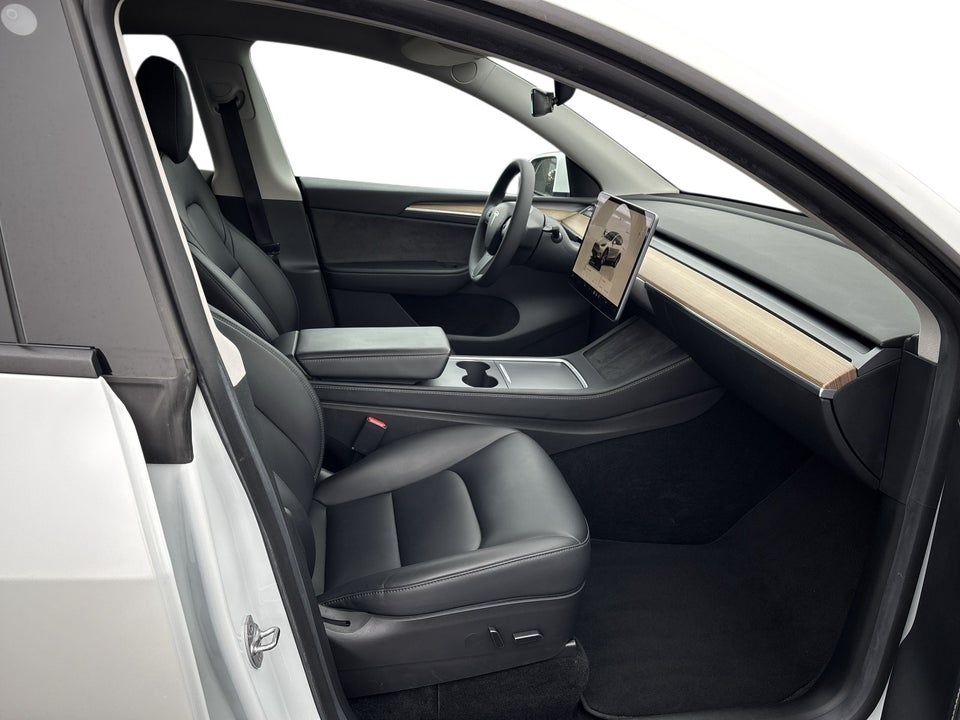 Tesla Model Y Long Range AWD 5d