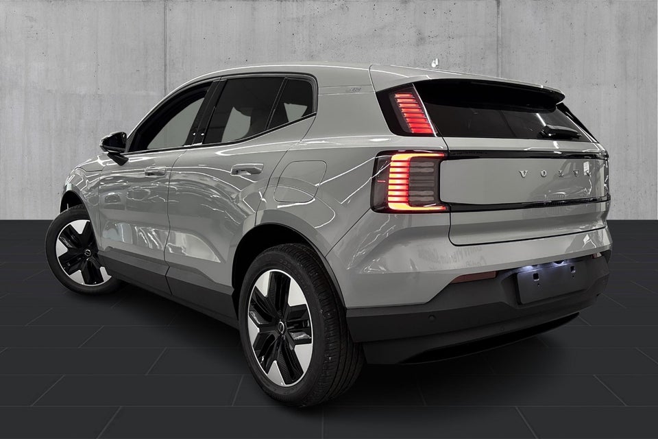 Volvo EX30 Extended Range Core 5d