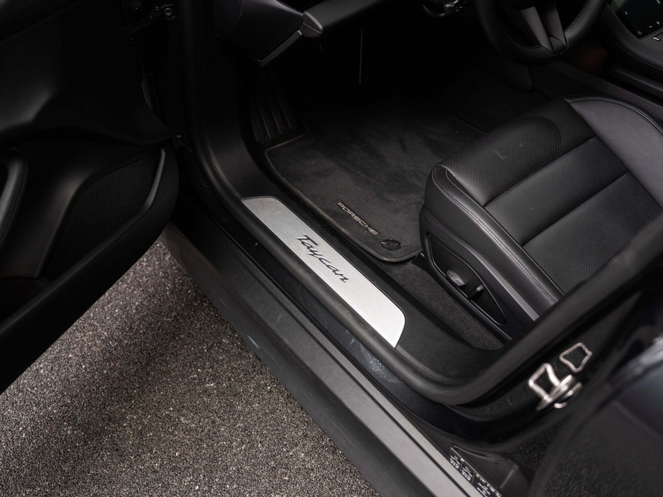 Porsche Taycan Performance+ 4d