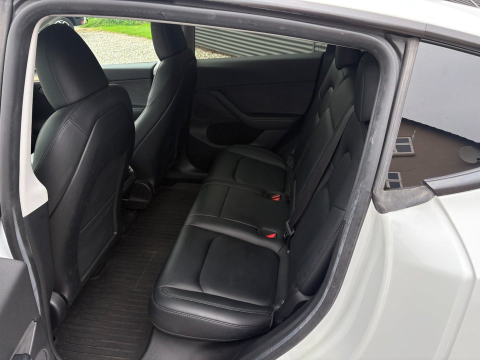 Tesla Model Y RWD 5d