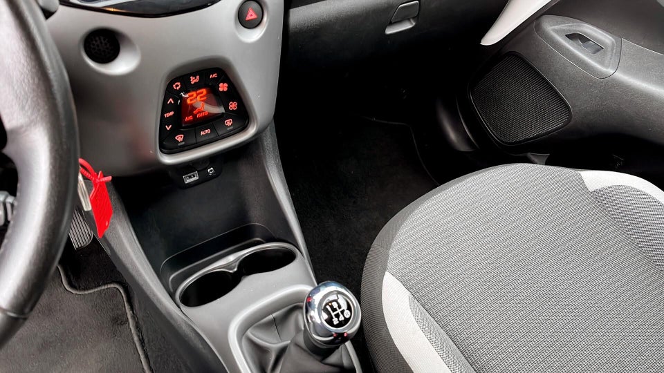 Toyota Aygo 1,0 VVT-i x-press 5d