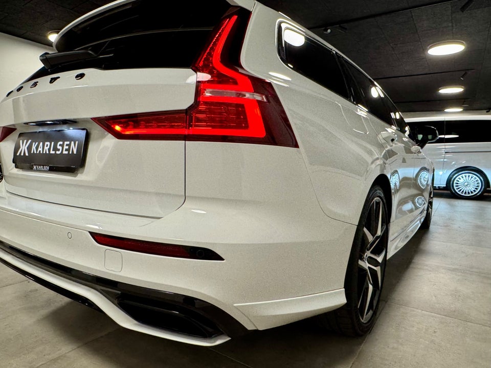 Volvo V60 2,0 T8 ReCharge R-Design aut. AWD 5d