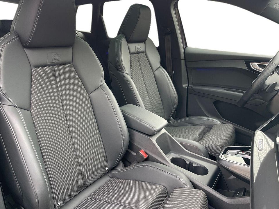 Audi Q4 e-tron 35 S-line 5d