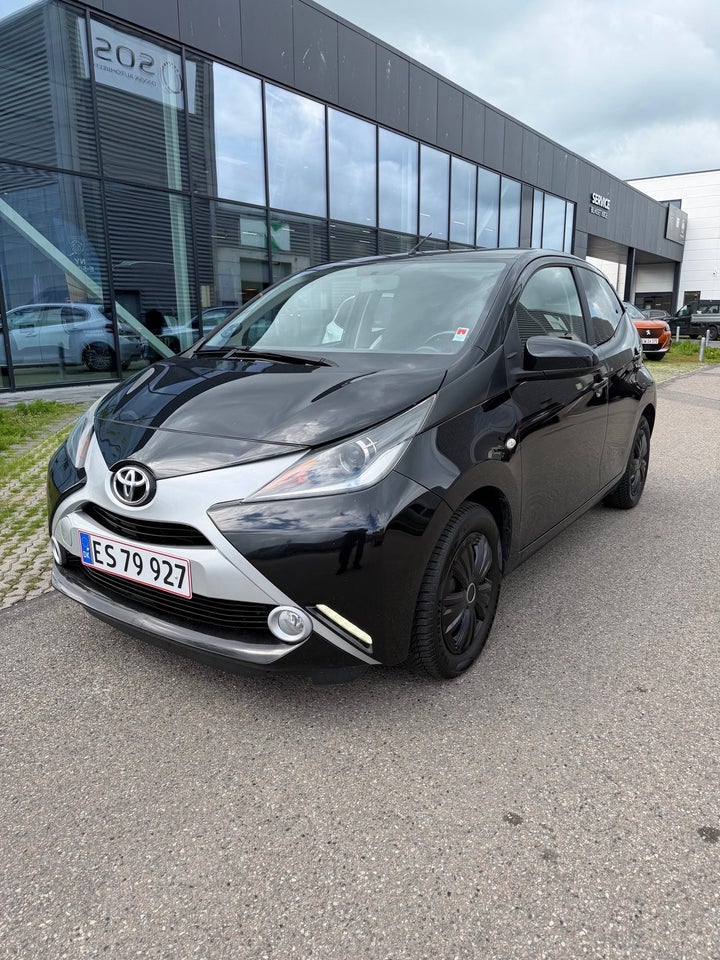 Toyota Aygo 1,0 VVT-i x-wave x-shift 5d