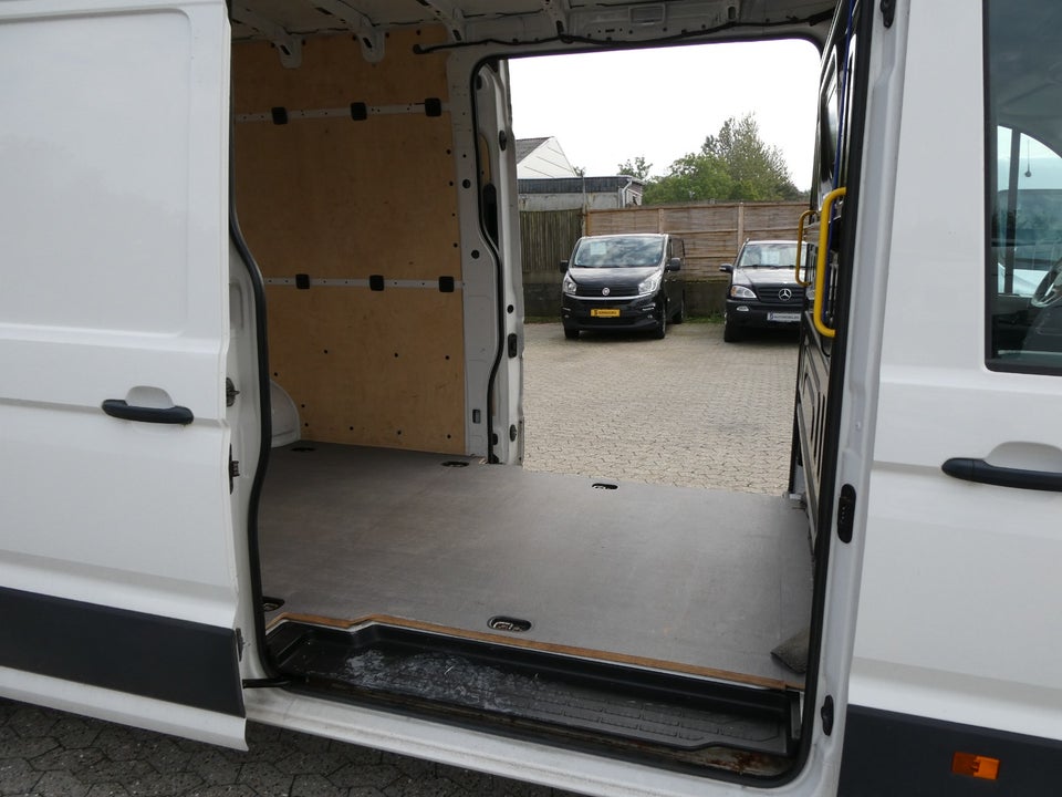 VW Crafter 35 2,0 TDi 177 Kassevogn L4H3