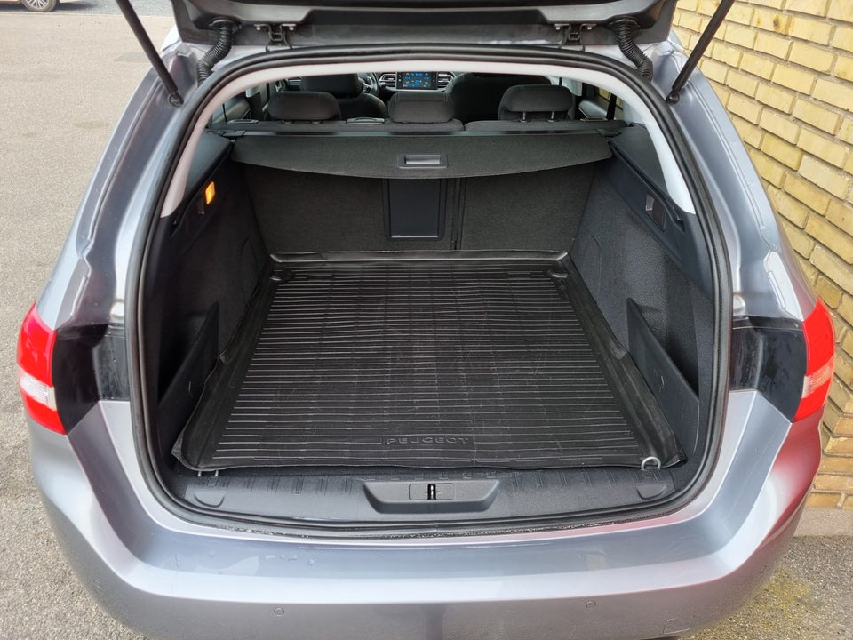 Peugeot 308 1,2 PureTech 130 Selection Sky SW EAT8 5d