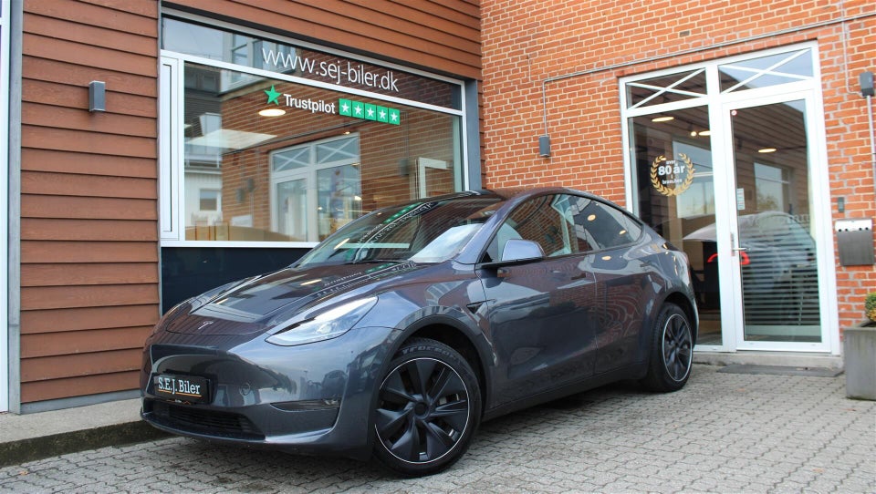 Tesla Model Y Long Range AWD 5d