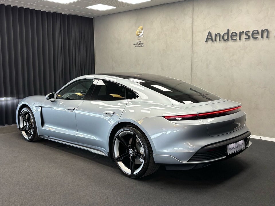 Porsche Taycan Turbo Performance+  4d