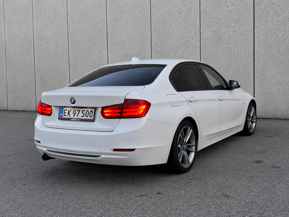 BMW 320i 2,0 Sport Line aut. 4d