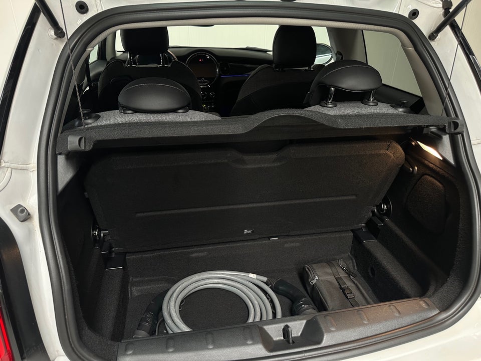 MINI Cooper SE Classic Trim 3d