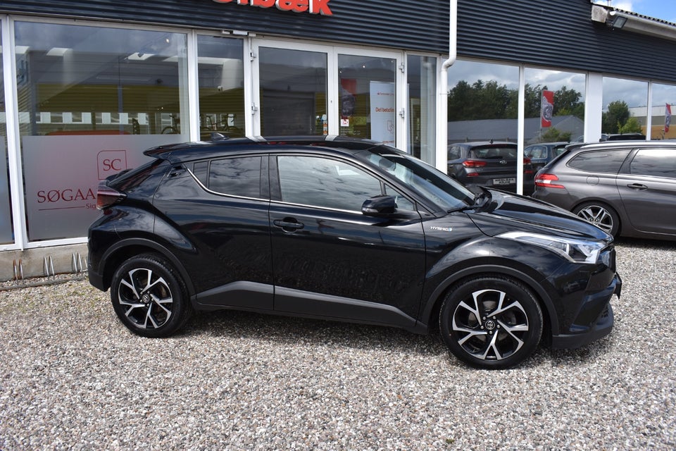 Toyota C-HR 1,8 Hybrid Selected CVT 5d