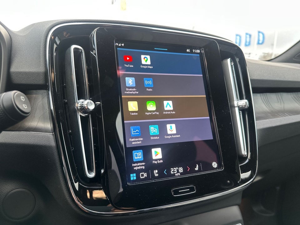 Volvo XC40 ReCharge Extended Range Plus 5d