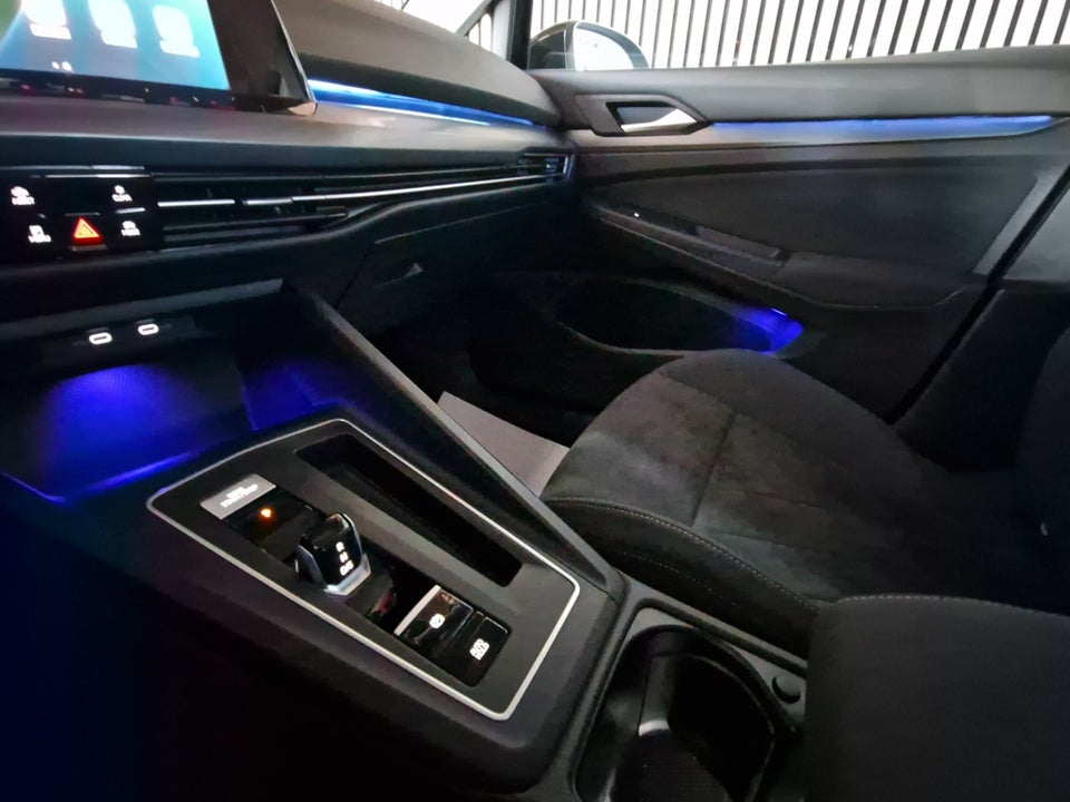 VW Golf VIII 1,4 eHybrid DSG 5d