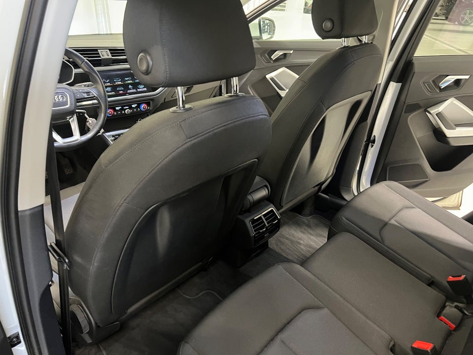 Audi Q3 45 TFSi e Attitude plus Sportback S-tr. 5d