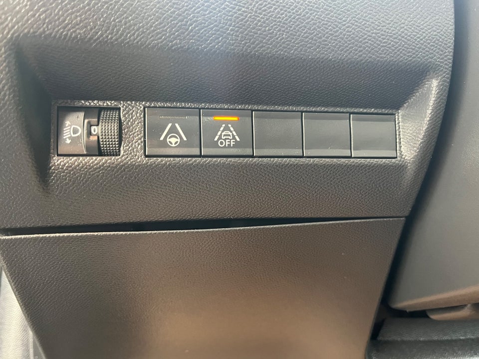 Peugeot 208 1,2 PureTech 100 Black Selection EAT8 5d