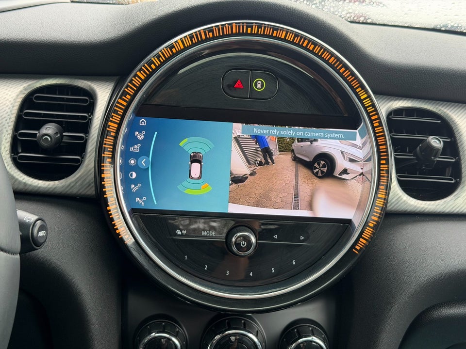 MINI Cooper SE Maximise 3d