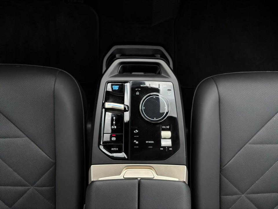 BMW iX xDrive40 Fully Charged 5d