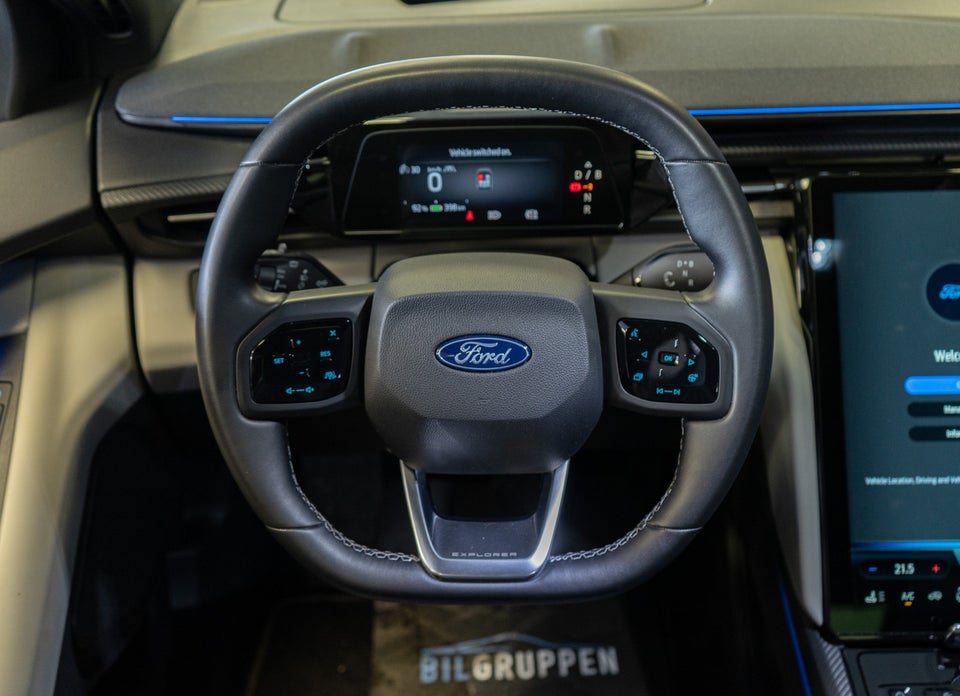 Ford Explorer 77 Premium Extended Range 5d