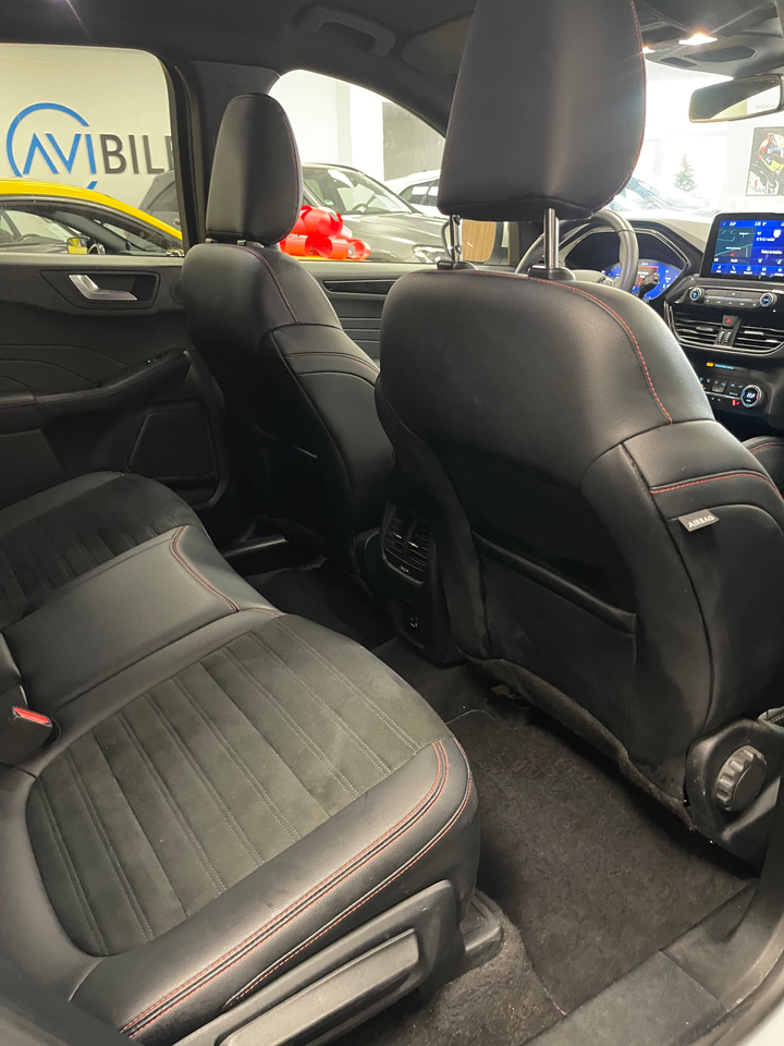 Ford Kuga 2,5 HEV ST-Line X CVT 5d