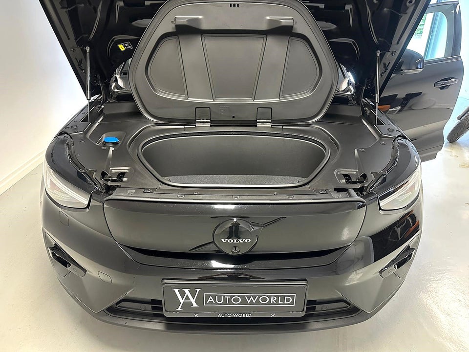 Volvo EX40 Extended Range Black Edition 5d