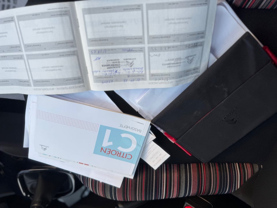 Citroën C1 1,0 VTi Attaque 5d